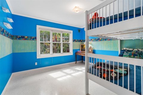 House in Tampa, Florida 5 bedrooms, 304.16 sq.m. № 2094924 - photo 23