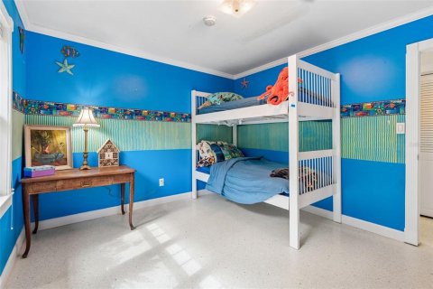 House in Tampa, Florida 5 bedrooms, 304.16 sq.m. № 2094924 - photo 24