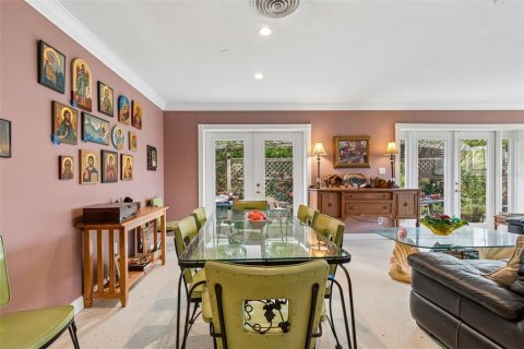 House in Tampa, Florida 5 bedrooms, 304.16 sq.m. № 2094924 - photo 13
