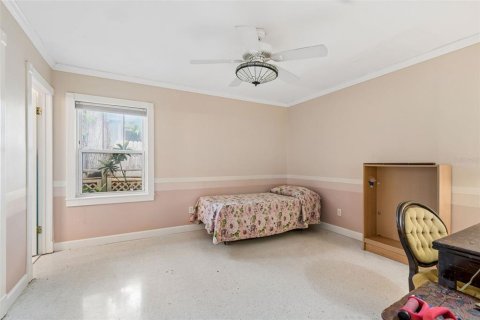 House in Tampa, Florida 5 bedrooms, 304.16 sq.m. № 2094924 - photo 29