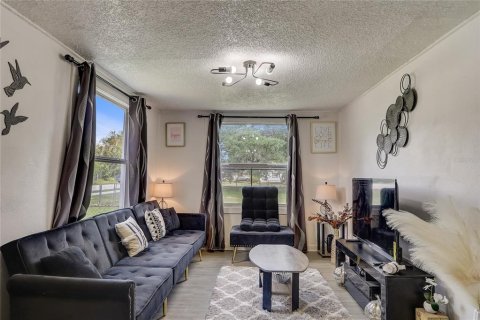 House in Kissimmee, Florida 3 bedrooms, 81.94 sq.m. № 2101295 - photo 3
