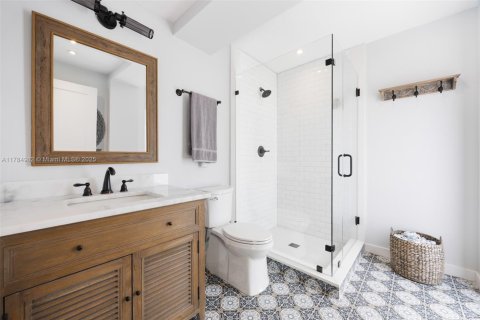 House in Coral Gables, Florida 5 bedrooms, 325.34 sq.m. № 1739694 - photo 12