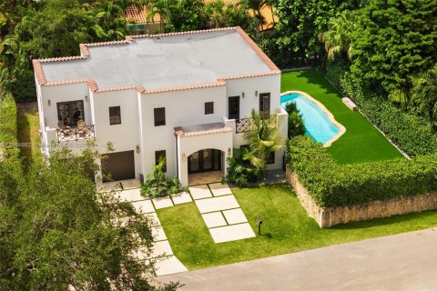 House in Coral Gables, Florida 5 bedrooms, 325.34 sq.m. № 1739694 - photo 30