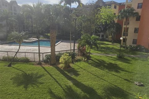 Condominio en alquiler en Doral, Florida, 2 dormitorios, 92.16 m2 № 2068636 - foto 10