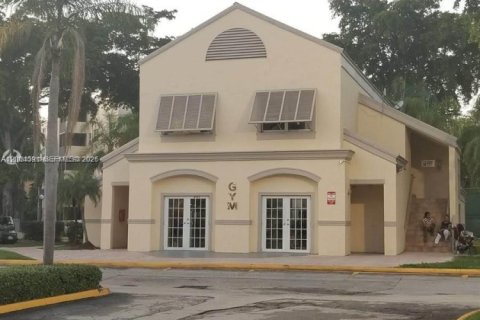 Condominio en alquiler en Doral, Florida, 2 dormitorios, 92.16 m2 № 2068636 - foto 13