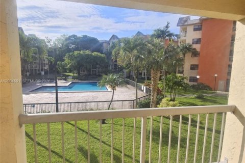 Condominio en alquiler en Doral, Florida, 2 dormitorios, 92.16 m2 № 2068636 - foto 9