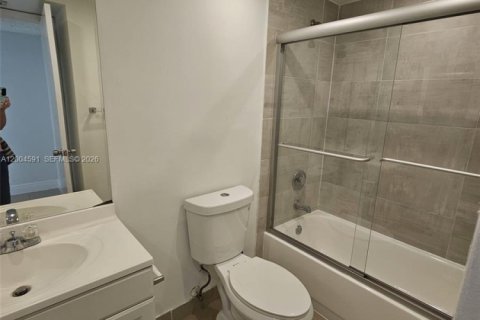 Condominio en alquiler en Doral, Florida, 2 dormitorios, 92.16 m2 № 2068636 - foto 7