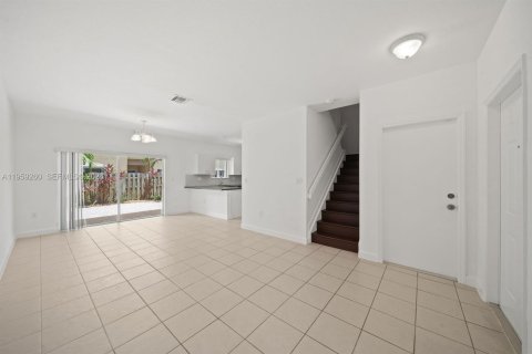 Townhouse in Cutler Bay, Florida 2 bedrooms, 106.84 sq.m. № 2080623 - photo 5