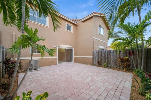 Townhouse in Cutler Bay, Florida 2 bedrooms, 106.84 sq.m. № 2080623 - photo 7