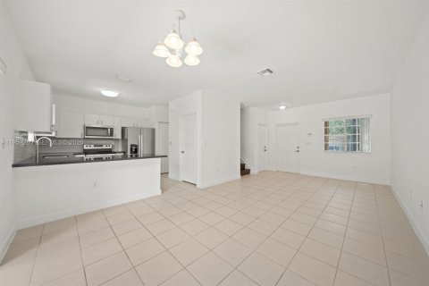 Townhouse in Cutler Bay, Florida 2 bedrooms, 106.84 sq.m. № 2080623 - photo 6