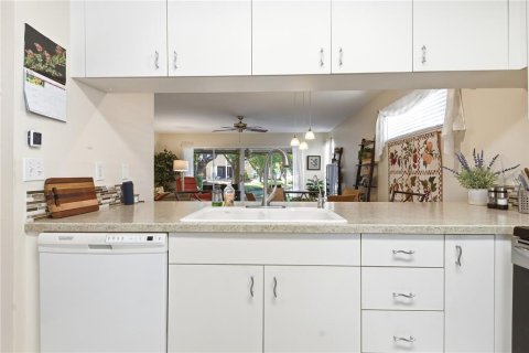 Copropriété à vendre à Tampa, Floride: 2 chambres, 117.99 m2 № 2148345 - photo 12