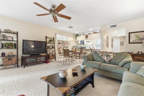 Copropriété à vendre à Tampa, Floride: 2 chambres, 117.99 m2 № 2148345 - photo 3