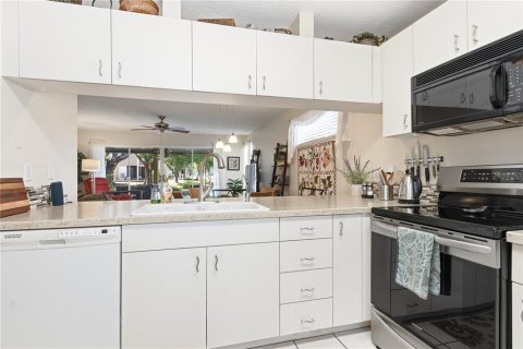 Copropriété à vendre à Tampa, Floride: 2 chambres, 117.99 m2 № 2148345 - photo 13