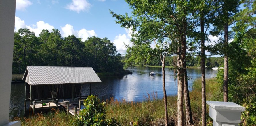 House in Freeport, Florida 2 bedrooms, 107.02 sq.m. № 560527