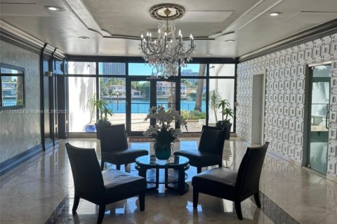 Copropriété à vendre à Bay Harbor Islands, Floride: 2 chambres, 120.77 m2 № 1961129 - photo 23