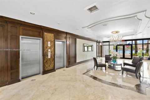 Copropriété à vendre à Bay Harbor Islands, Floride: 2 chambres, 120.77 m2 № 1961129 - photo 5