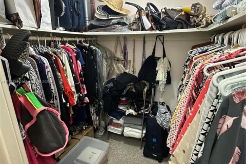 Copropriété à vendre à Bay Harbor Islands, Floride: 2 chambres, 120.77 m2 № 1961129 - photo 18