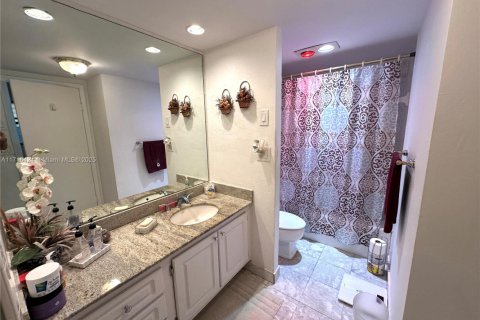 Copropriété à vendre à Bay Harbor Islands, Floride: 2 chambres, 120.77 m2 № 1961129 - photo 15