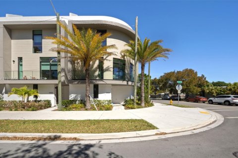 Touwnhouse à vendre à Miami, Floride: 3 chambres № 2036399 - photo 2