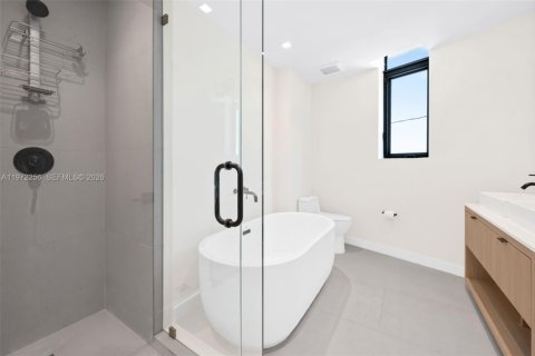 Touwnhouse à vendre à Miami, Floride: 3 chambres № 2036399 - photo 12