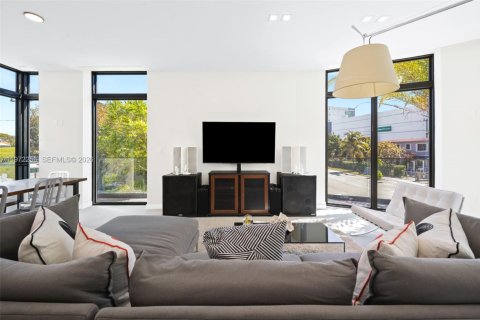 Touwnhouse à vendre à Miami, Floride: 3 chambres № 2036399 - photo 4