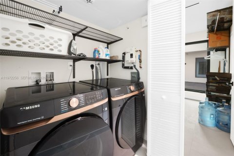 Touwnhouse à vendre à Miami, Floride: 3 chambres № 2036399 - photo 23