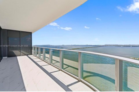 Condominio en alquiler en Miami, Florida, 4 dormitorios, 234.11 m2 № 1927175 - foto 23