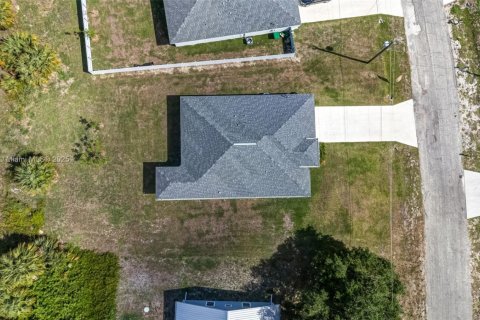 House in LaBelle, Florida 3 bedrooms, 139.63 sq.m. № 1752199 - photo 30