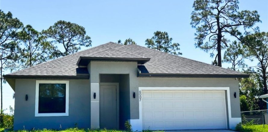 House in LaBelle, Florida 3 bedrooms, 139.63 sq.m. № 1752199