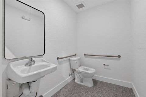 Commercial property in Belleview, Florida № 2100288 - photo 8