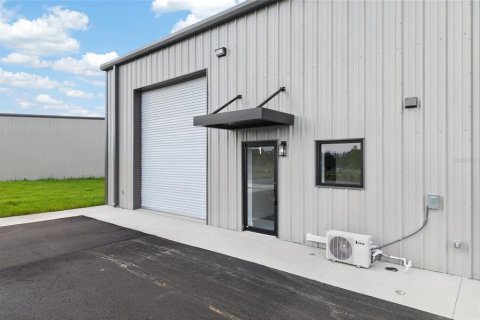 Commercial property in Belleview, Florida № 2100288 - photo 3