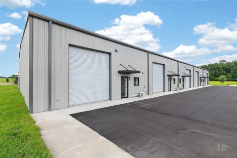 Commercial property in Belleview, Florida № 2100288 - photo 2