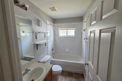 House in Valrico, Florida 4 bedrooms, 147.16 sq.m. № 1751309 - photo 17