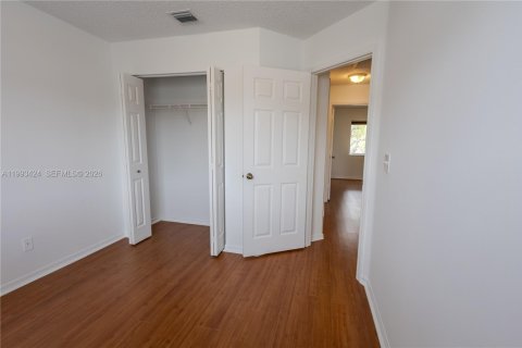 Touwnhouse à louer à Pembroke Pines, Floride: 3 chambres, 126.44 m2 № 2056448 - photo 17