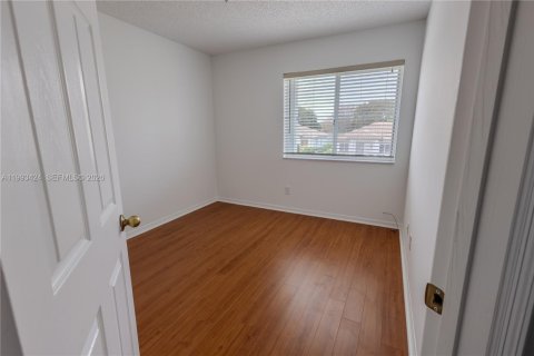 Touwnhouse à louer à Pembroke Pines, Floride: 3 chambres, 126.44 m2 № 2056448 - photo 14