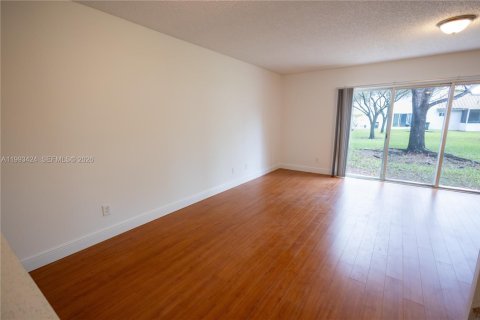 Touwnhouse à louer à Pembroke Pines, Floride: 3 chambres, 126.44 m2 № 2056448 - photo 9