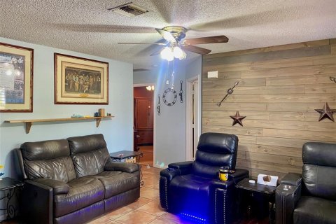 House in Venice, Florida 3 bedrooms, 151.9 sq.m. № 2117969 - photo 4