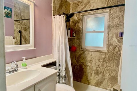 House in Venice, Florida 3 bedrooms, 151.9 sq.m. № 2117969 - photo 7