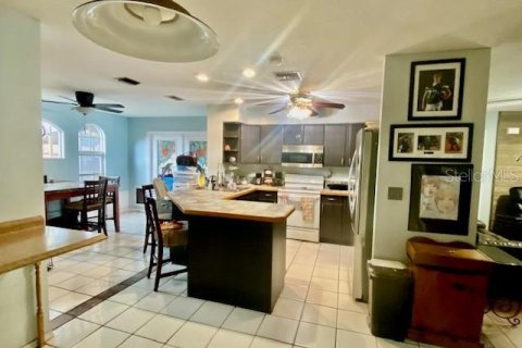 House in Venice, Florida 3 bedrooms, 151.9 sq.m. № 2117969 - photo 10