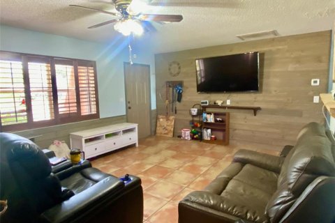 House in Venice, Florida 3 bedrooms, 151.9 sq.m. № 2117969 - photo 2