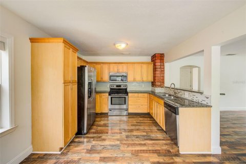 Купить виллу или дом в Клируотер, Флорида 7 комнат, 119.47м2, № 2207211 - фото 9