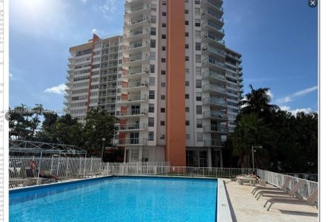 Condominio en venta en Miami, Florida, 1 dormitorio, 74.41 m2 № 1748389 - foto 20
