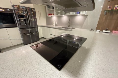 Condominio en venta en Miami, Florida, 1 dormitorio, 74.41 m2 № 1748389 - foto 2