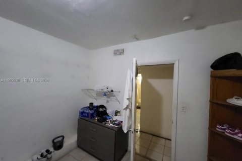 Купить коммерческую недвижимость в Майами, Флорида 114.83м2, № 2056760 - фото 12