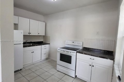 Купить коммерческую недвижимость в Майами, Флорида 114.83м2, № 2056760 - фото 7