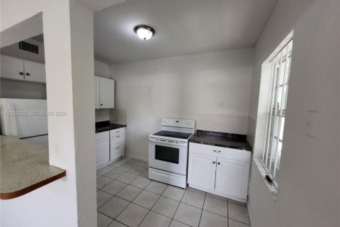 Купить коммерческую недвижимость в Майами, Флорида 114.83м2, № 2056760 - фото 5