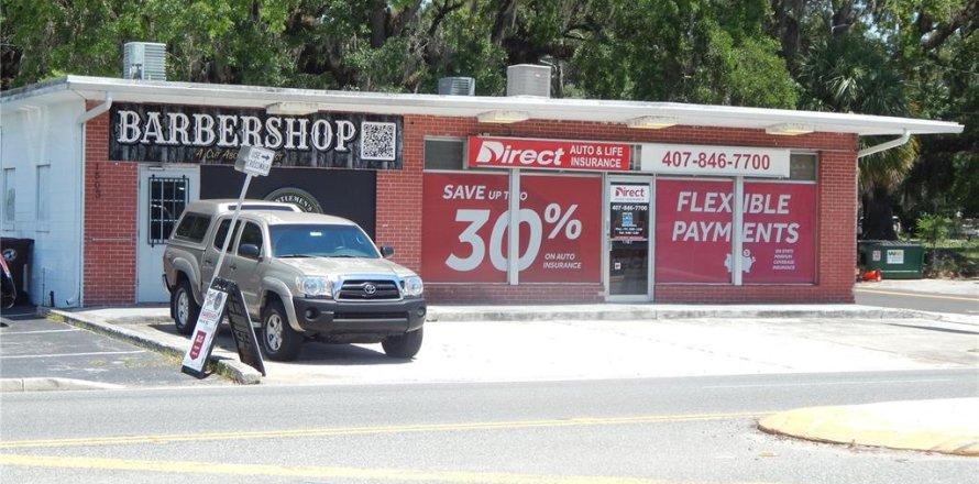 Immobilier commercial à Kissimmee, Floride 256.41 m2 № 2122330