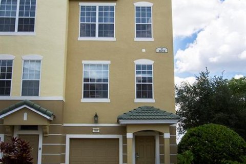 Townhouse in Orlando, Florida 3 bedrooms, 164.53 sq.m. № 1901397 - photo 1
