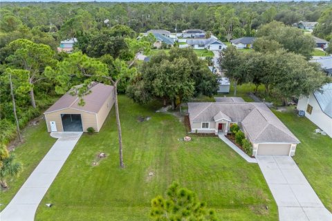 Villa ou maison à Port Charlotte, Floride 3 chambres, 114.83 m2 № 2412611