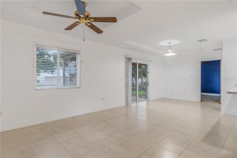 Villa ou maison à vendre à Port Charlotte, Floride: 3 chambres, 114.83 m2 № 2412611 - photo 19